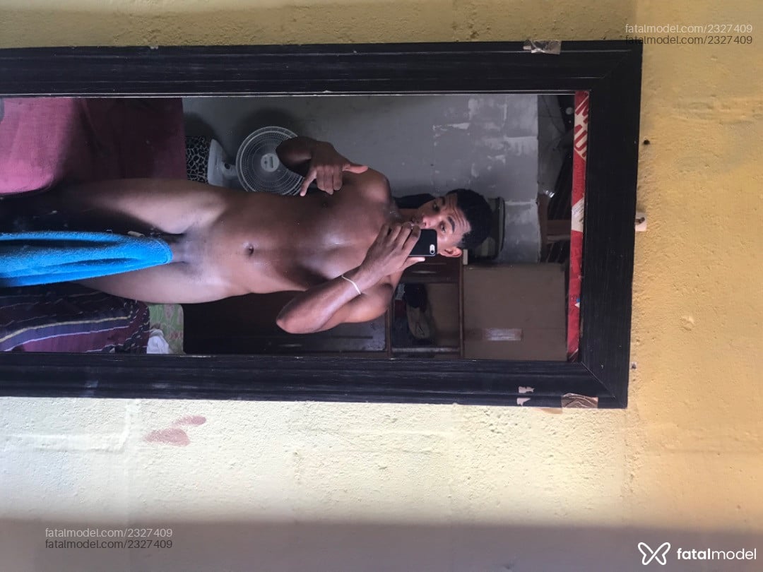Acompanhante homem morena (o) de olhos castanhos em Aracaju - Michael