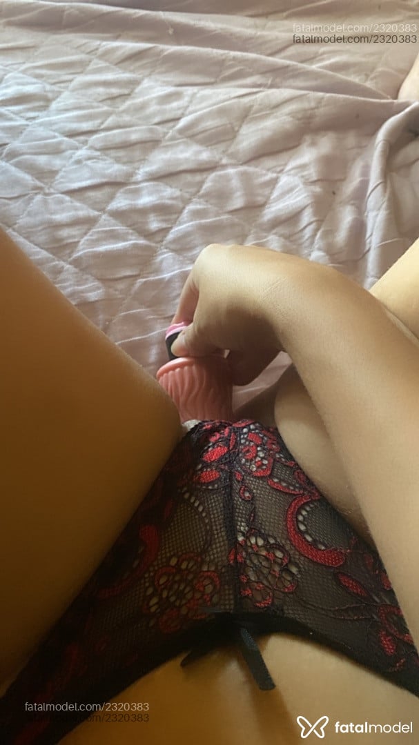 Acompanhante mulher morena (o) de olhos pretos em Virtual - Jéssica Bueno
