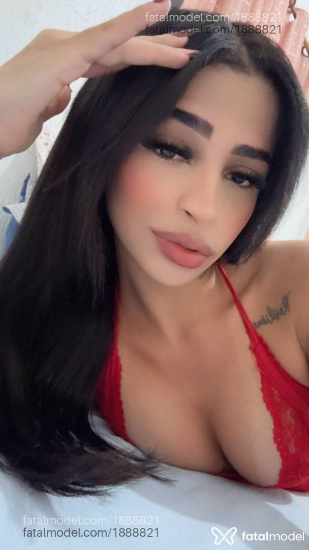 Acompanhante mulher morena (o) de olhos pretos - Gaby Martins