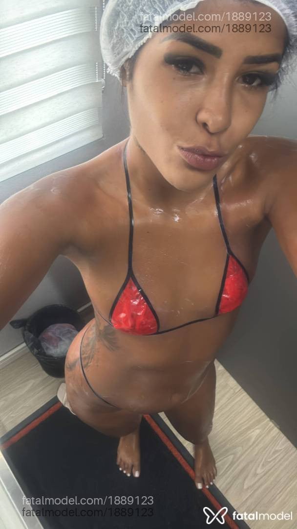 Acompanhante mulher morena (o) de olhos pretos - Karol