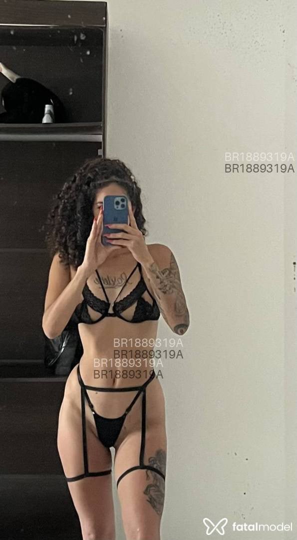 Acompanhante mulher com cabelo castanho de olhos mel em Bertioga - Manuella