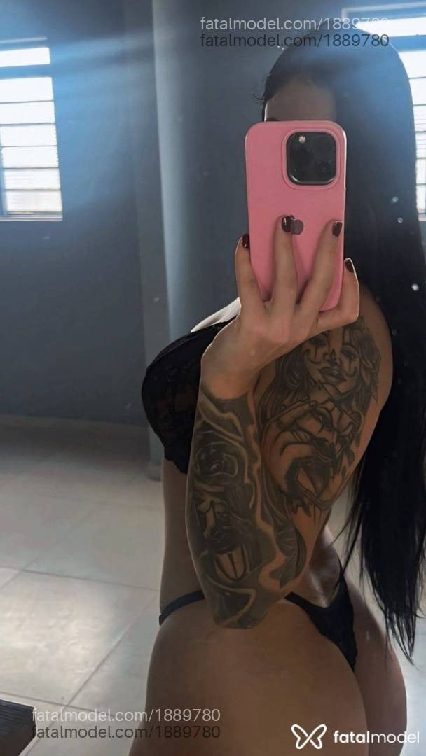 Acompanhante mulher morena (o) de olhos mel - Mirella Miller