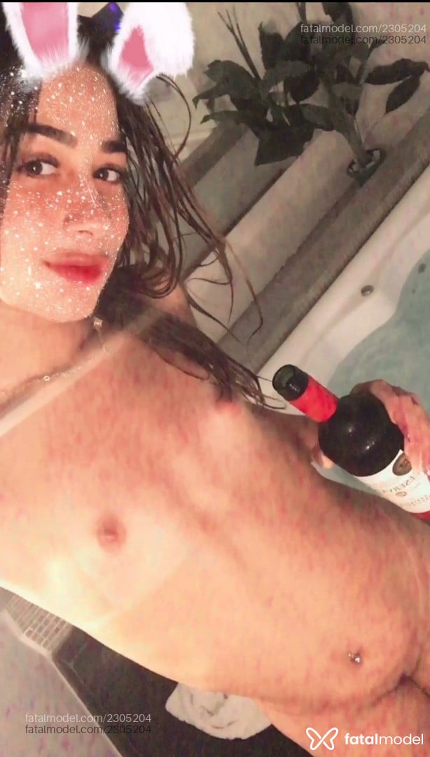 Acompanhante mulher trans ruiva (o) de olhos castanhos em Guarulhos - Camilla