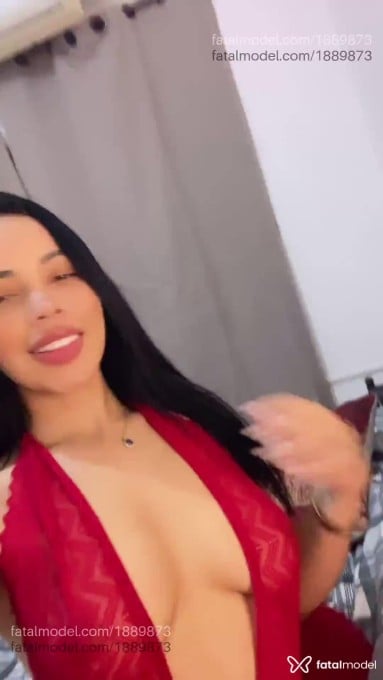 Acompanhante mulher loira (o) de olhos pretos - Larissa Acompanhante mulher loira (o) de olhos pretos - Larissa