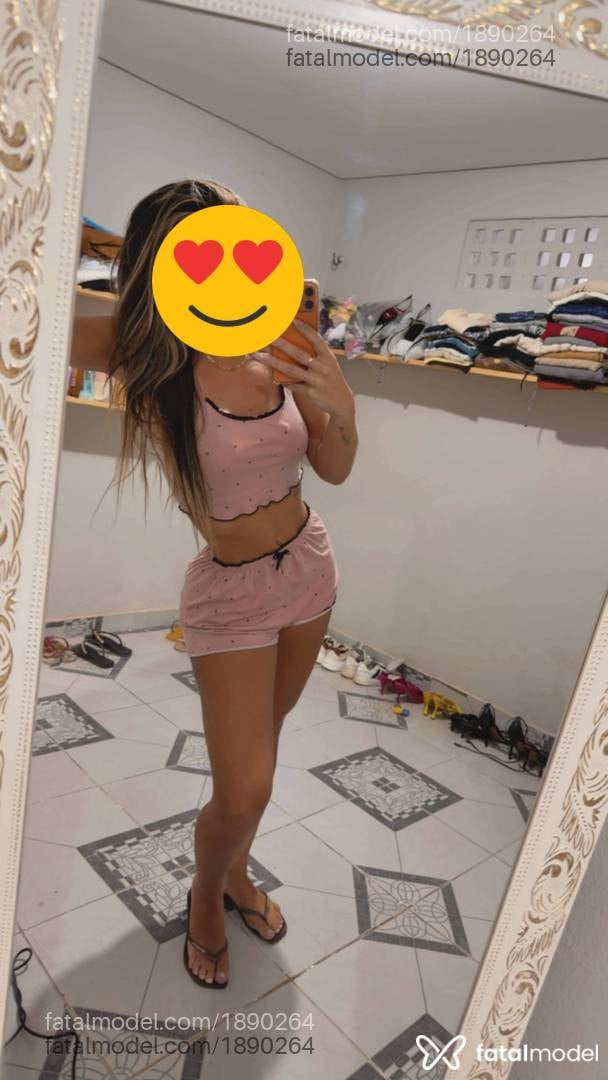 Acompanhante mulher loira (o) de olhos castanhos - Carla