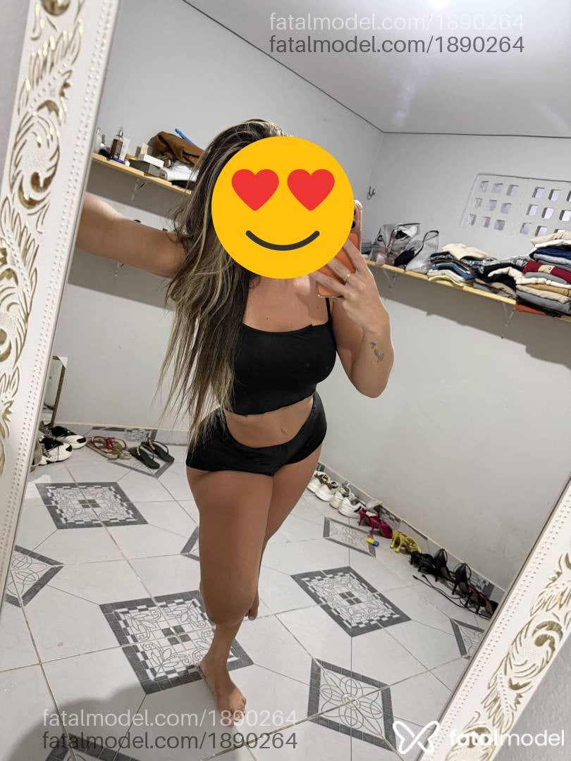 Acompanhante mulher loira (o) de olhos castanhos - Carla