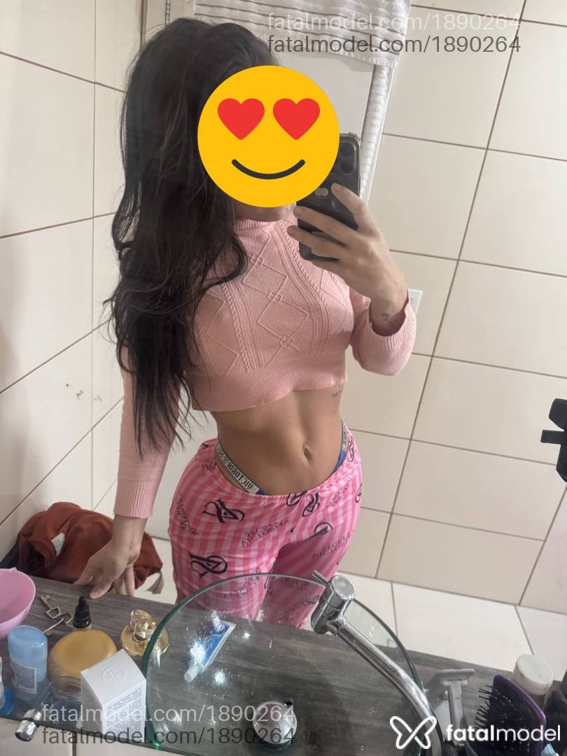 Acompanhante mulher loira (o) de olhos castanhos - Carla