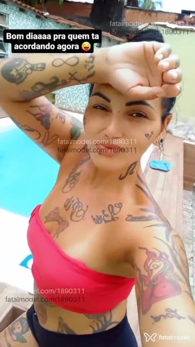 Acompanhante mulher morena (o) de olhos castanhos - Lility Acompanhante mulher morena (o) de olhos castanhos - Lility