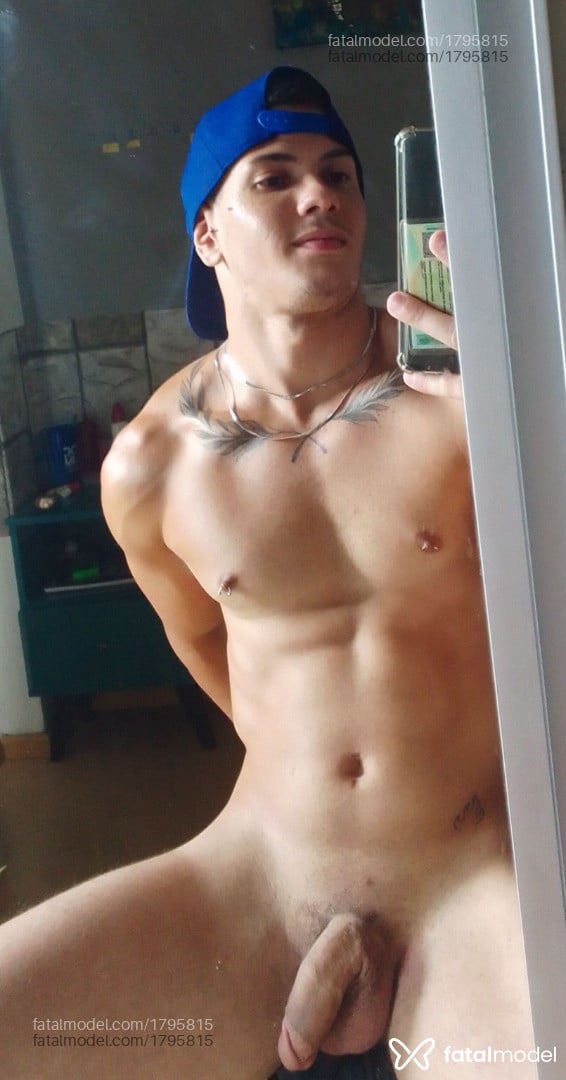 Acompanhante homem morena (o) de olhos pretos - Deivid Fortunato Acompanhante homem morena (o) de olhos pretos - Deivid Fortunato