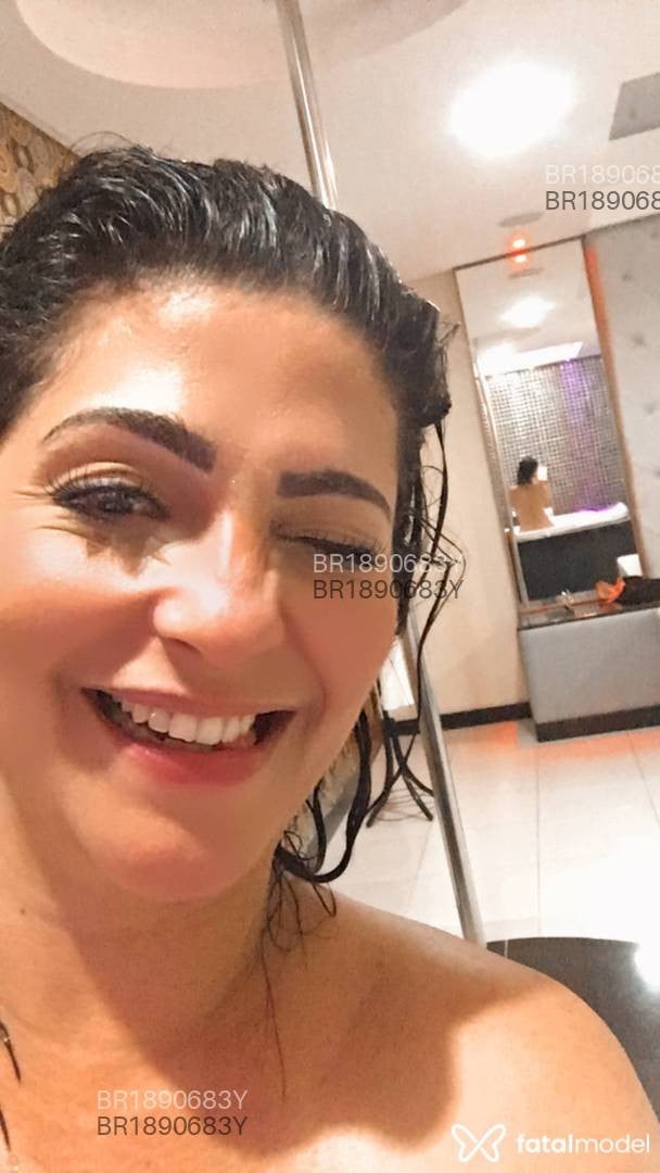 Acompanhante mulher com cabelo castanho de olhos castanhos em Nova Venécia Acompanhante mulher com cabelo castanho de olhos castanhos em Nova Venécia - Manu Lopez