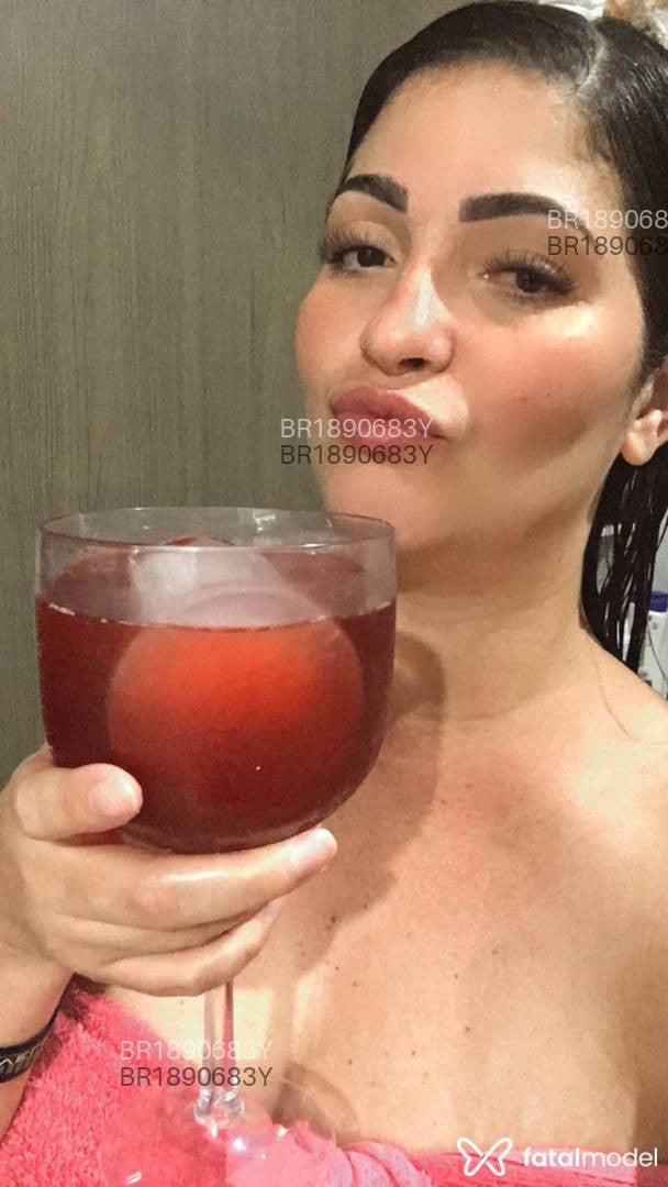 Acompanhante mulher com cabelo castanho de olhos castanhos em Nova Venécia Acompanhante mulher com cabelo castanho de olhos castanhos em Nova Venécia - Manu Lopez