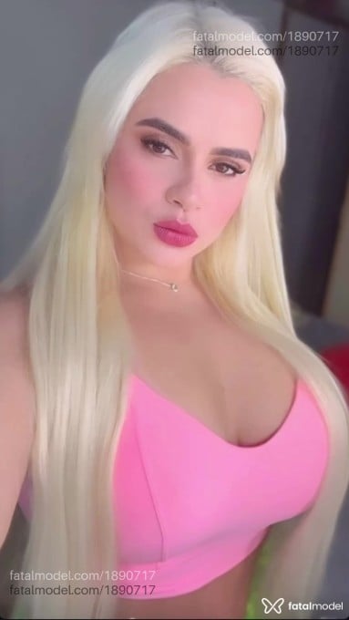 Acompanhante mulher loira (o) de olhos castanhos em Juína - Larissa Cardoso