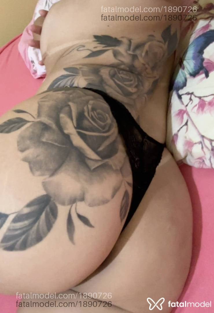 Acompanhante mulher loira (o) de olhos pretos - Dudaa Keller