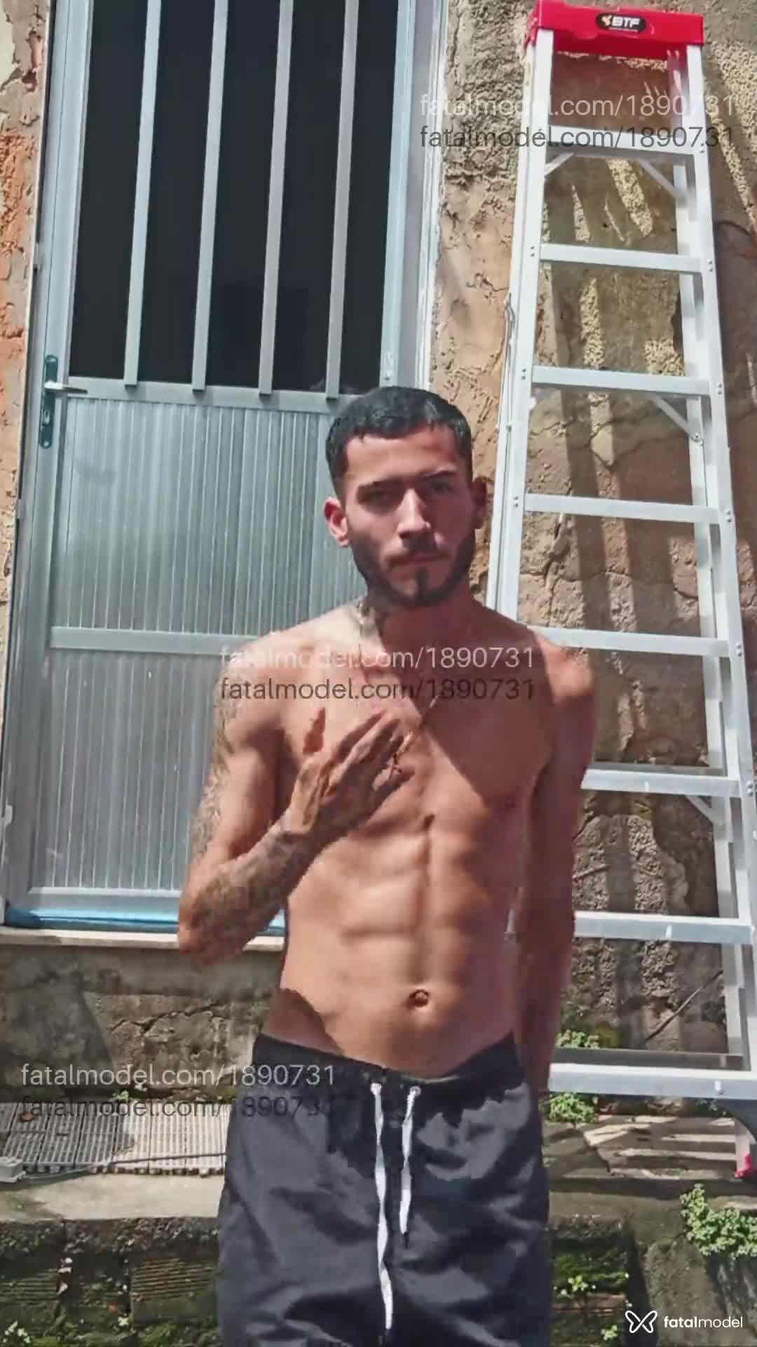 Acompanhante homem morena (o) de olhos mel - Novinhobxd