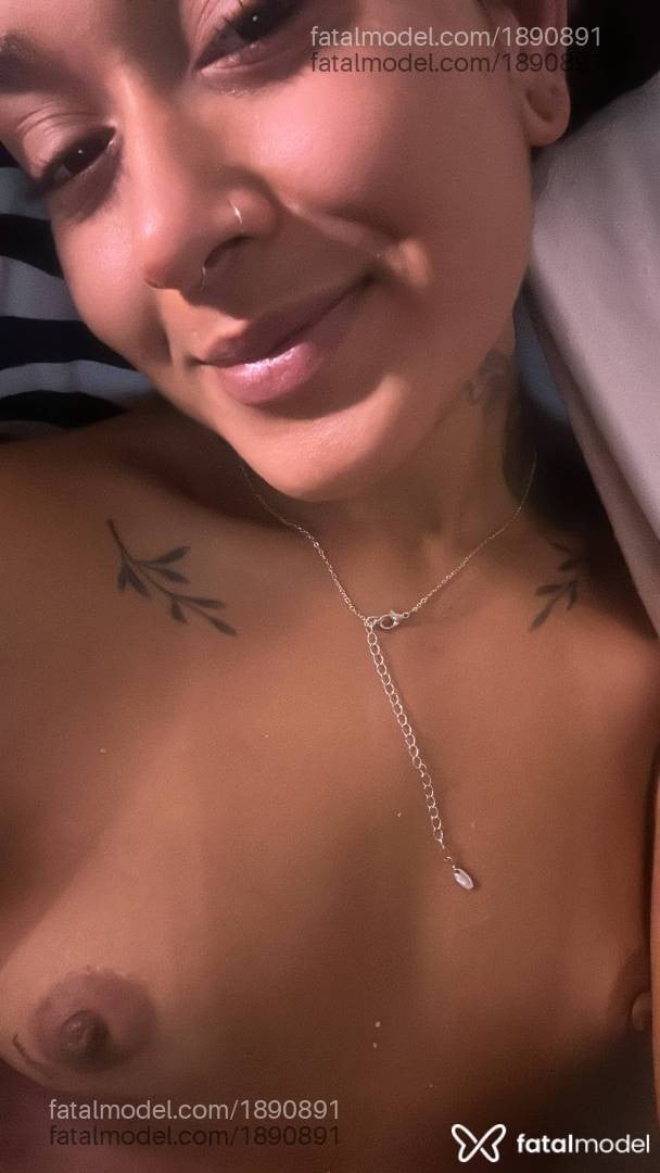 Acompanhante mulher morena (o) de olhos castanhos - Jeniffer