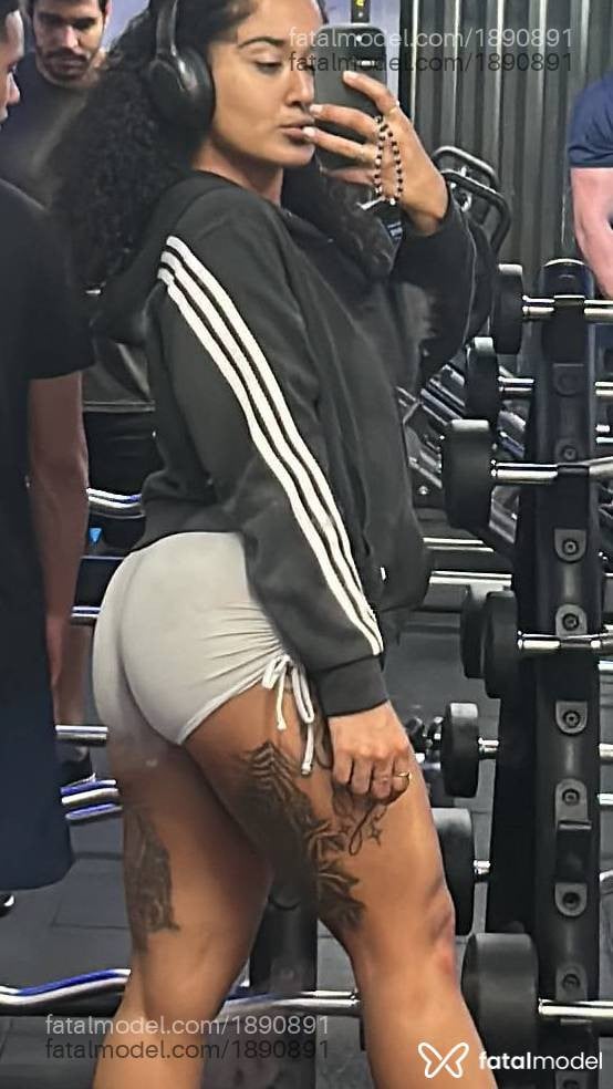 Acompanhante mulher morena (o) de olhos castanhos - Jeniffer