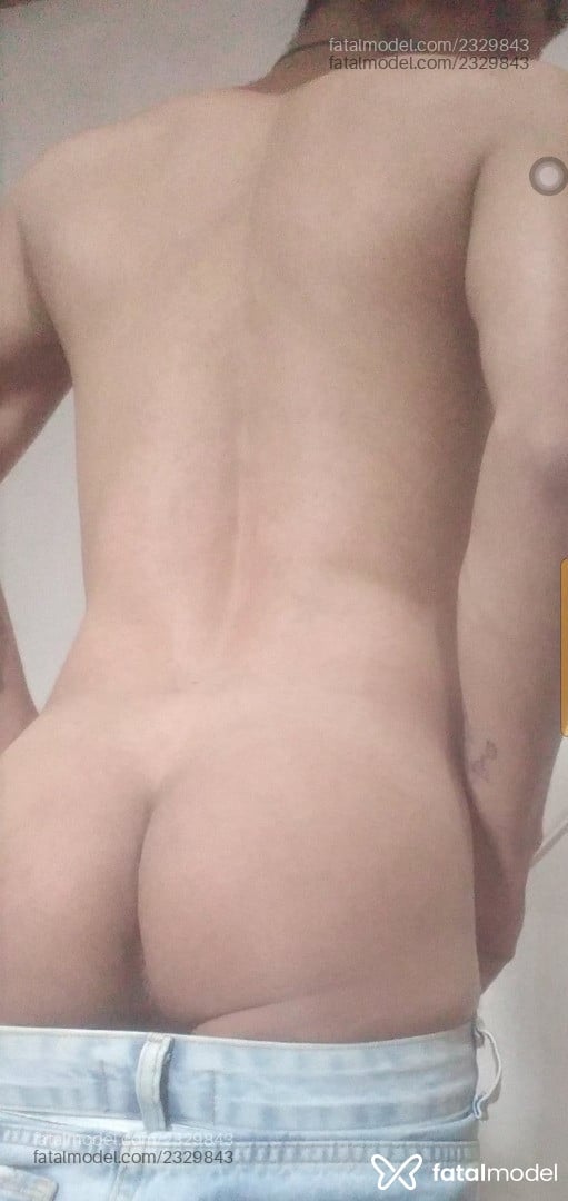 Acompanhante homem morena (o) de olhos pretos em Canela Acompanhante homem morena (o) de olhos pretos em Canela - Thiiago