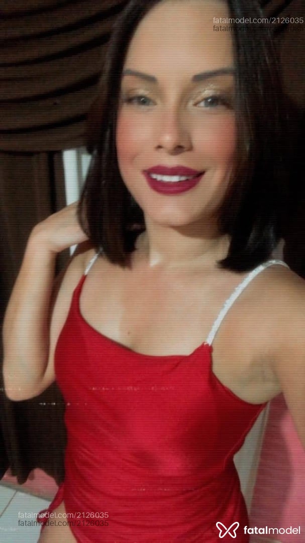 Acompanhante mulher com cabelo castanho de olhos verdes em Canoinhas - Lívia Xavier