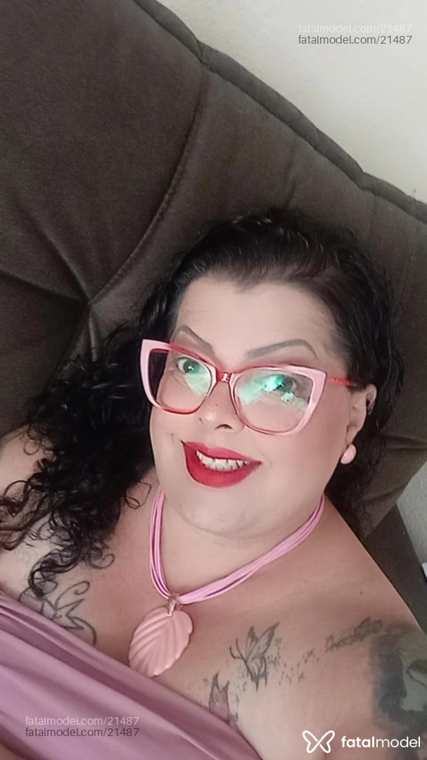 Acompanhante travesti com cabelo castanho de olhos castanhos em Curitiba - Gio