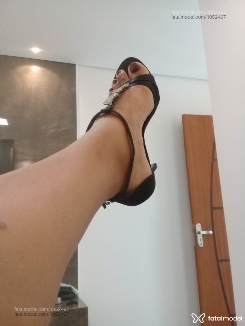 Acompanhante mulher com cabelo colorido de olhos castanhos em Belo Horizonte Acompanhante mulher com cabelo colorido de olhos castanhos em Belo Horizonte - Estela
