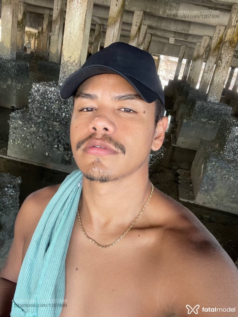 Acompanhante homem morena (o) de olhos castanhos em São Paulo Acompanhante homem morena (o) de olhos castanhos em São Paulo - Theo Mazzo