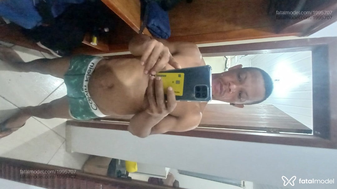 Acompanhante homem morena (o) de olhos pretos em Cordeiro - Carlos