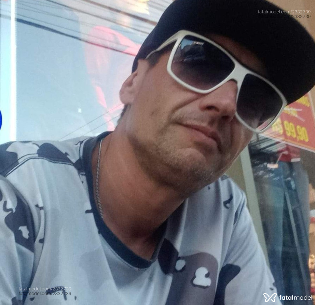 Acompanhante homem morena (o) de olhos verdes em Porto Alegre - Diego