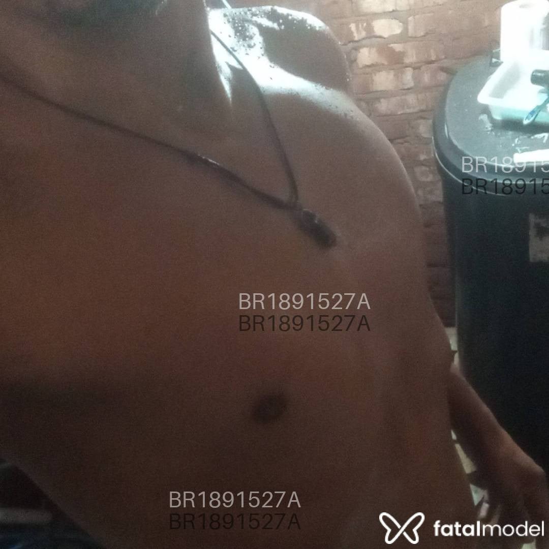 Acompanhante homem morena (o) de olhos castanhos em Passo Fundo - Alves