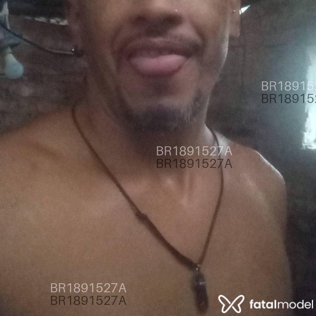 Acompanhante homem morena (o) de olhos castanhos em Passo Fundo - Alves