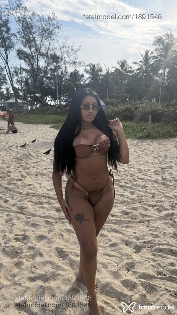 Acompanhante mulher morena (o) de olhos castanhos - Julia