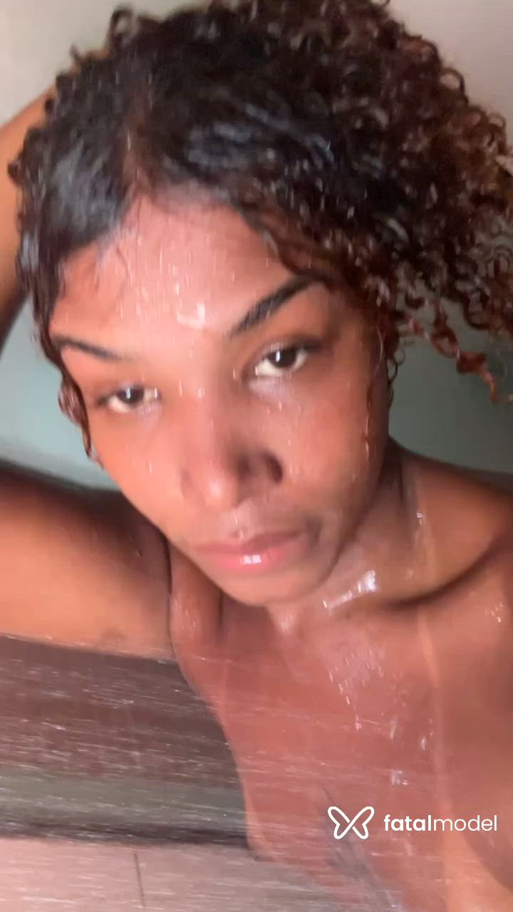 Acompanhante mulher trans ruiva (o) de olhos castanhos - Mayane Fernandes