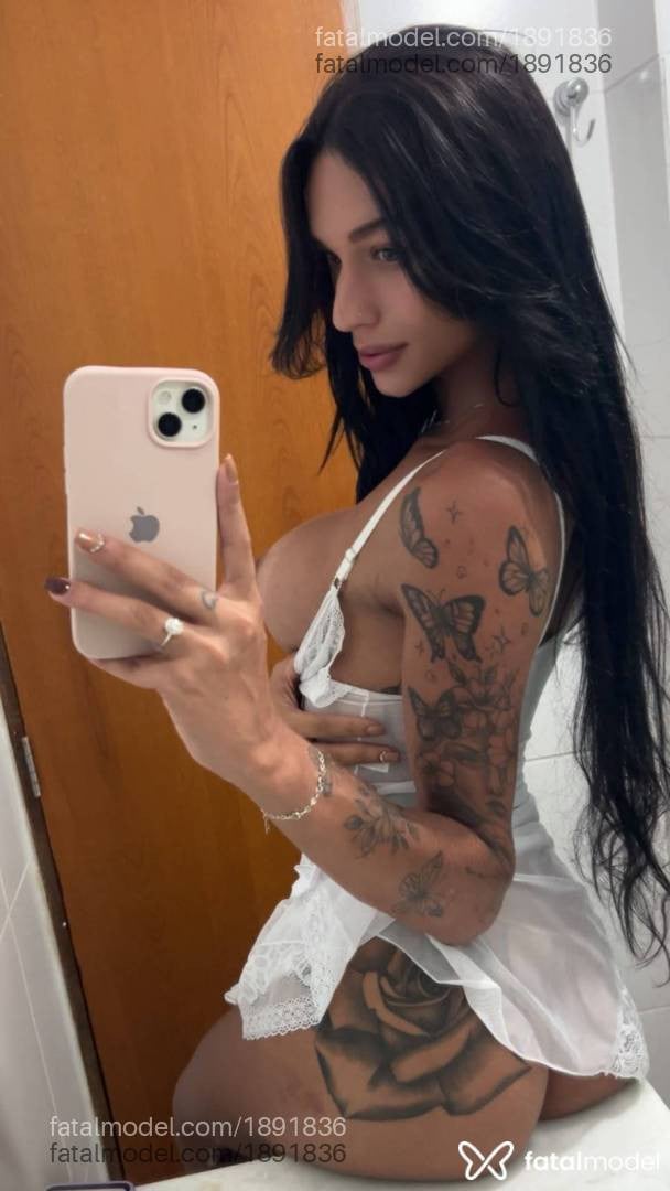 Acompanhante mulher trans morena (o) de olhos verdes - Nikolle Mayara