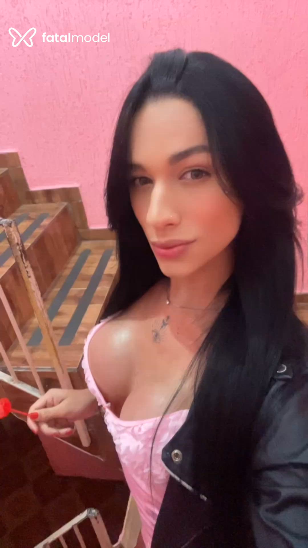 Acompanhante mulher trans morena (o) de olhos verdes - Nikolle Mayara