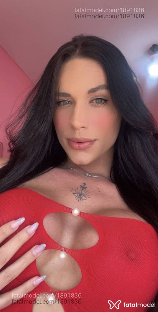 Acompanhante mulher trans morena (o) de olhos verdes - Nikolle Mayara