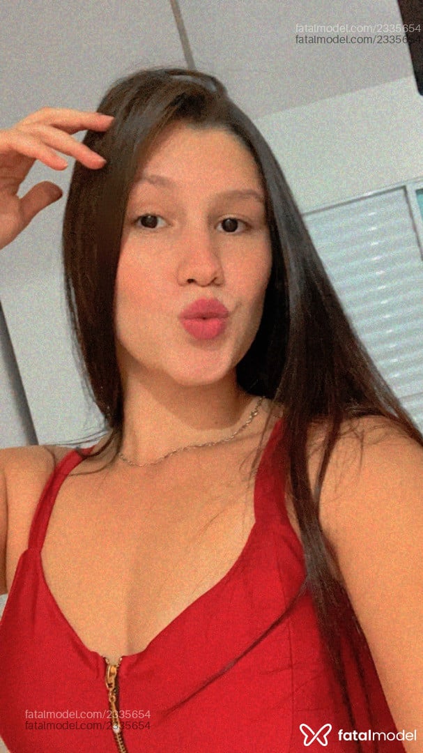 Acompanhante mulher morena (o) de olhos castanhos - Mirella Acompanhante mulher morena (o) de olhos castanhos - Mirella