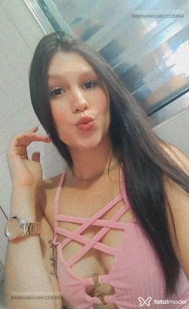 Acompanhante mulher morena (o) de olhos castanhos - Mirella Acompanhante mulher morena (o) de olhos castanhos - Mirella