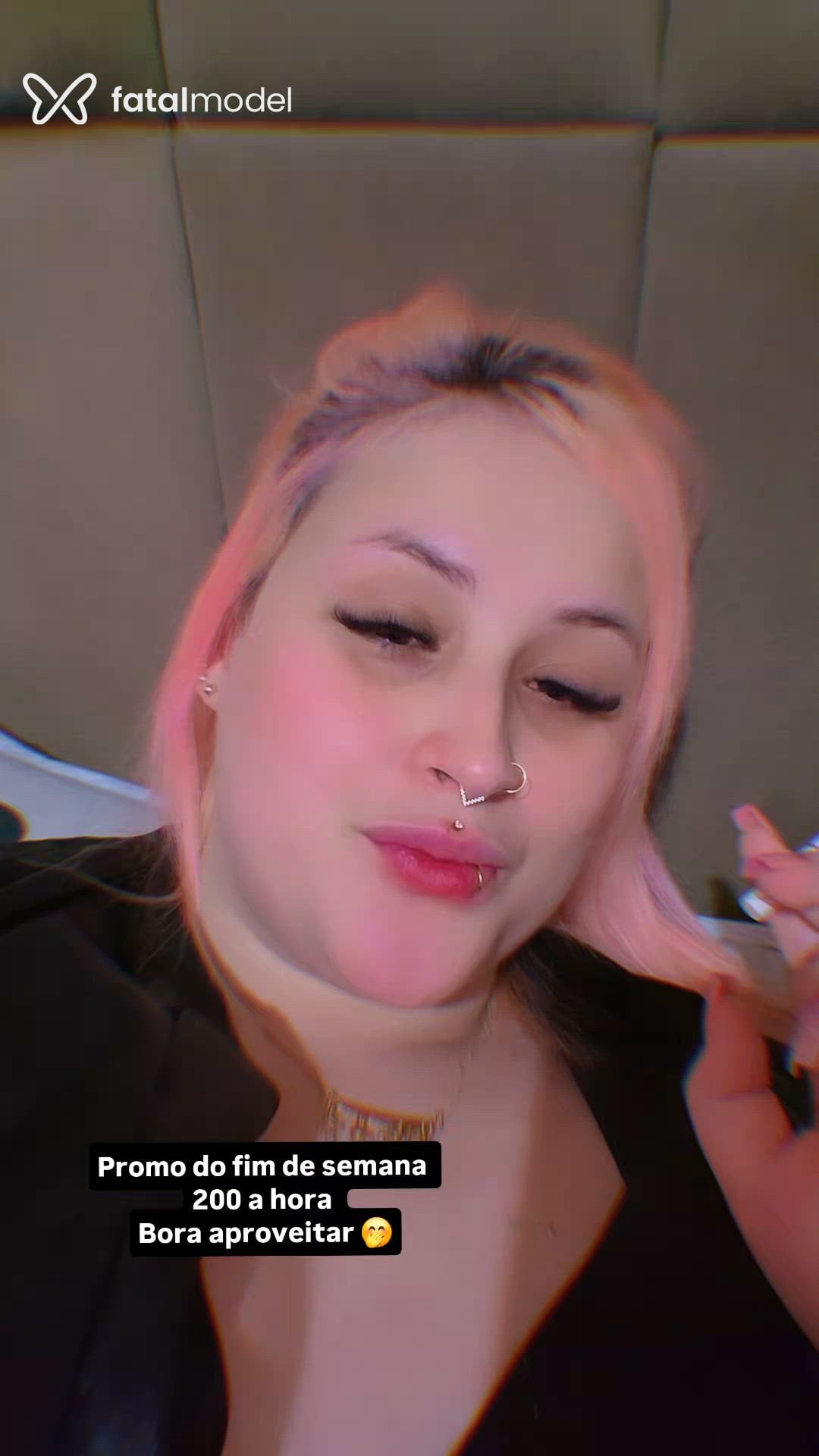 Acompanhante mulher com cabelo colorido de olhos mel em Videira Acompanhante mulher com cabelo colorido de olhos mel em Videira - Talya
