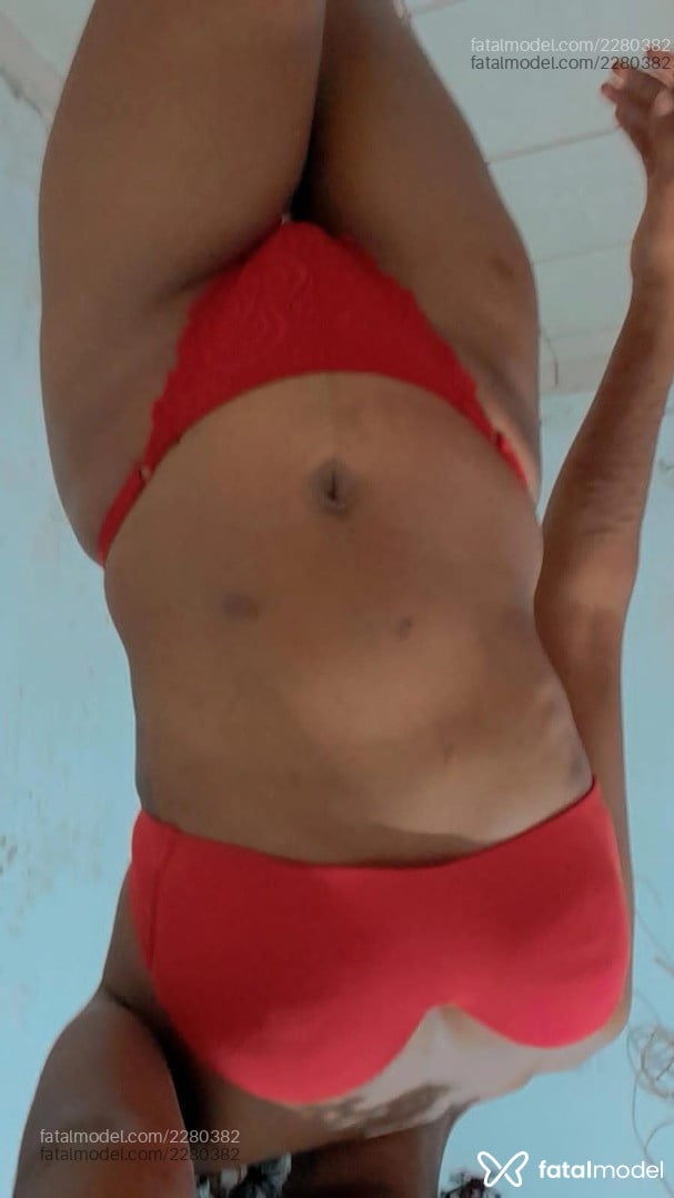 Acompanhante mulher morena (o) de olhos castanhos em Mineiros Acompanhante mulher morena (o) de olhos castanhos em Mineiros - Sophia