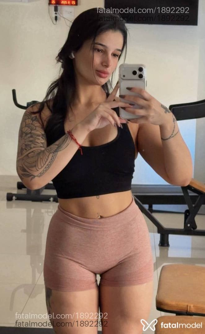 Acompanhante mulher morena (o) de olhos castanhos - Camila Viana