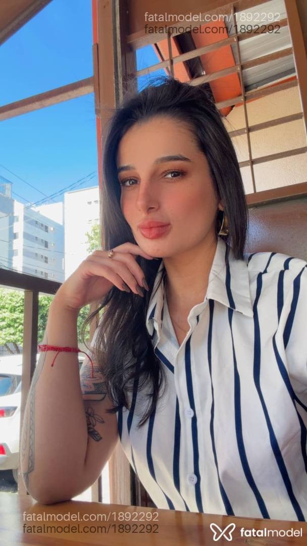 Acompanhante mulher morena (o) de olhos castanhos - Camila Viana