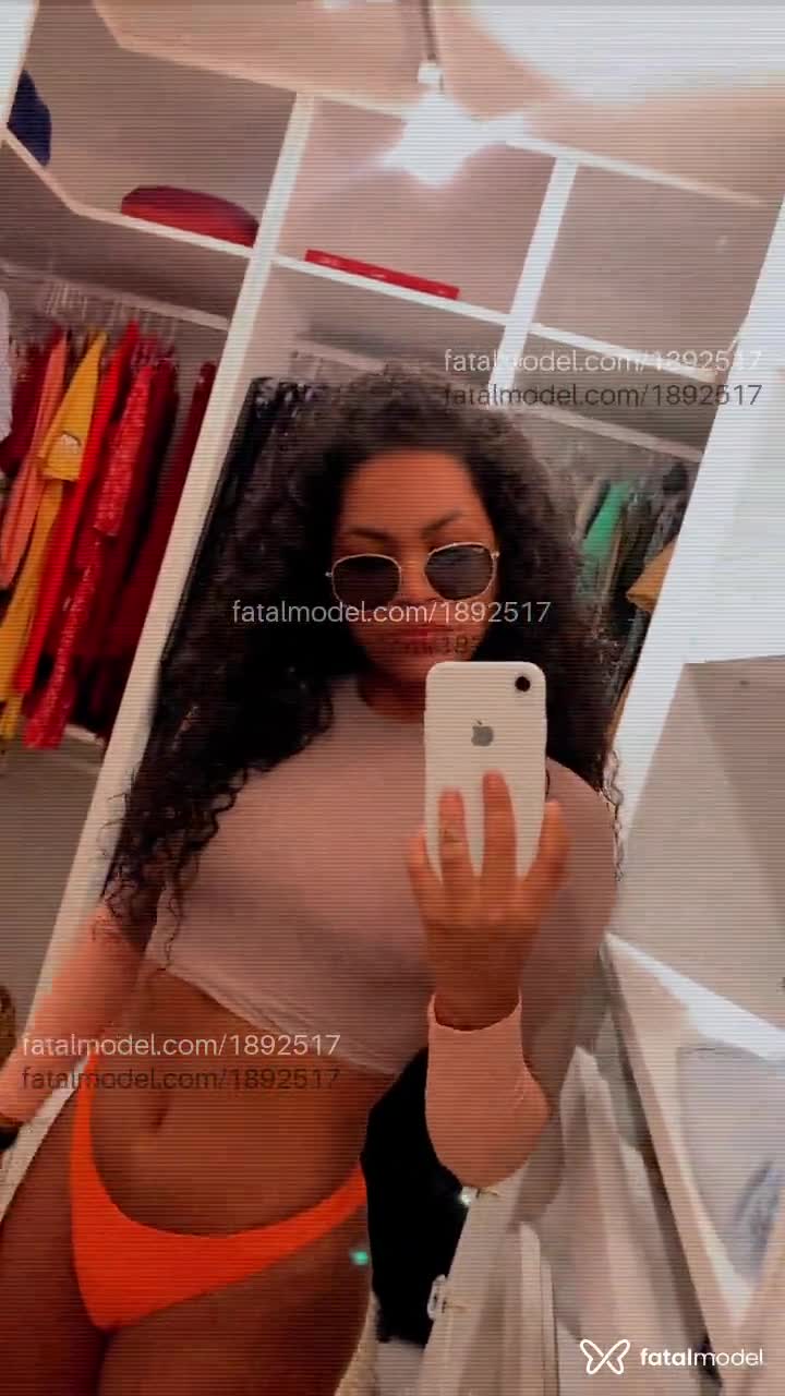 Acompanhante mulher morena (o) de olhos pretos em Vila Velha - Laura Lopes