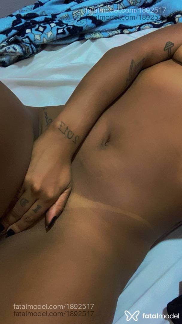 Acompanhante mulher morena (o) de olhos pretos - Laura Lopes