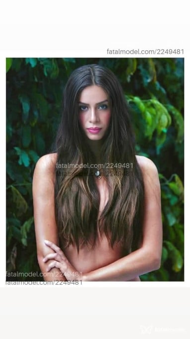 Acompanhante mulher trans com cabelo castanho de olhos castanhos em Virtual - Izabel Bebel