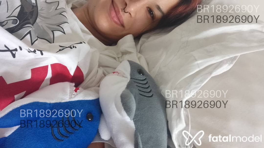 Acompanhante mulher morena (o) de olhos castanhos em Virtual - gótica