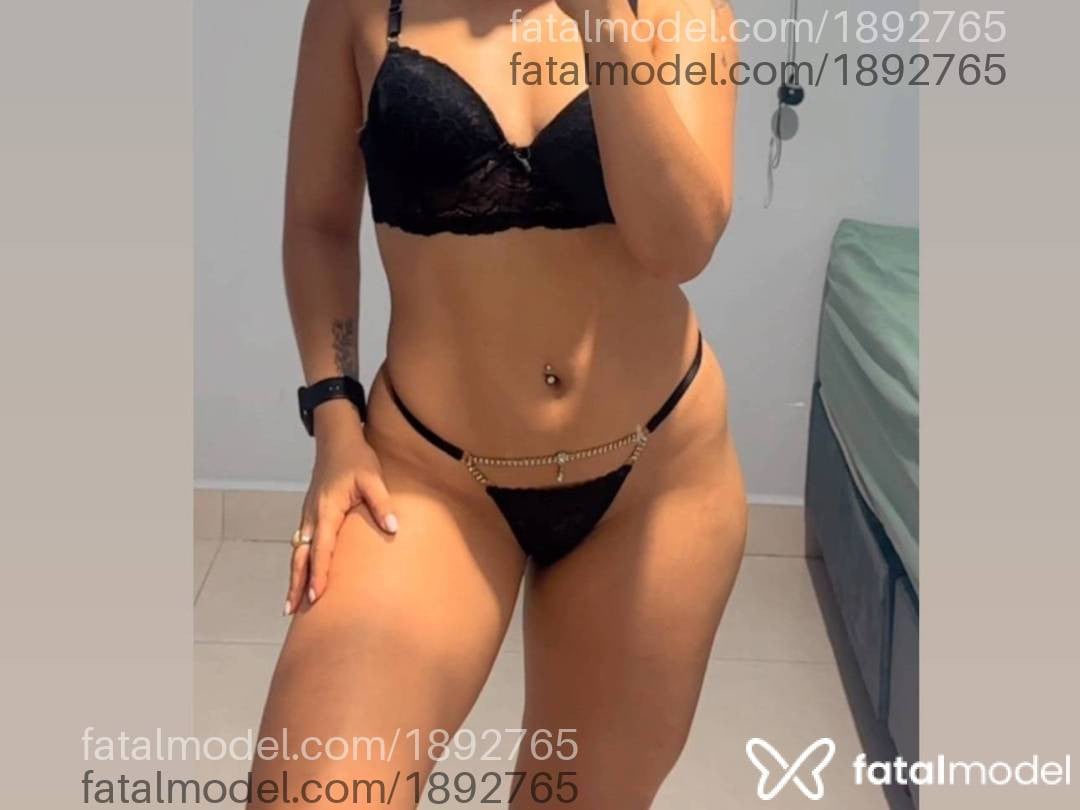 Acompanhante mulher morena (o) de olhos pretos - Rafaela
