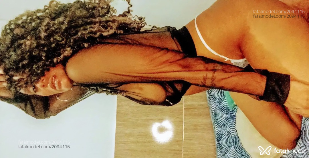 Acompanhante mulher com cabelo castanho de olhos castanhos - Melissa Dourado Acompanhante mulher com cabelo castanho de olhos castanhos - Melissa Dourado