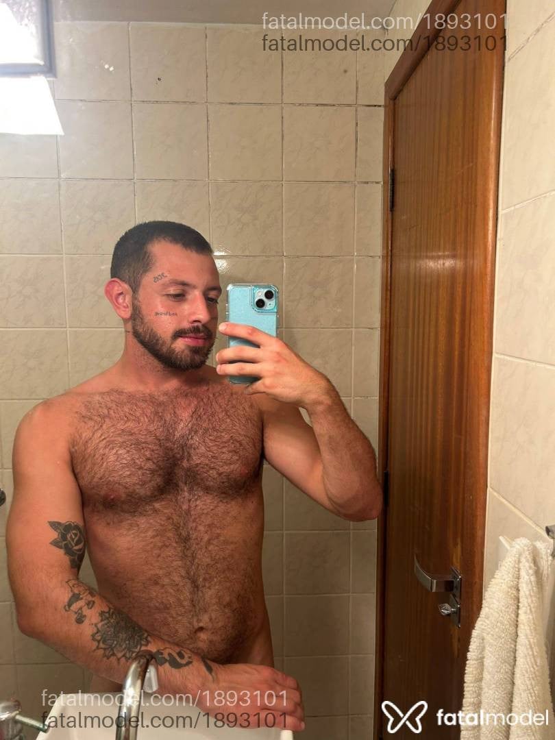 Acompanhante homem com cabelo castanho de olhos pretos - Lucas Rafael