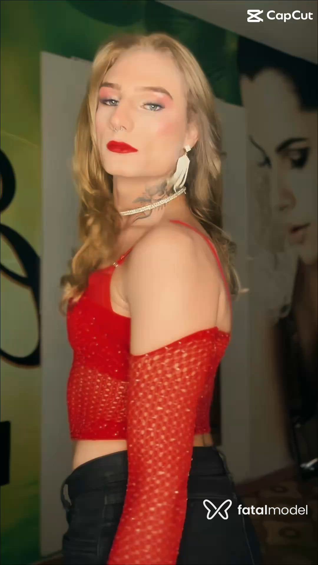 Acompanhante mulher trans ruiva (o) de olhos azuis - Bruna