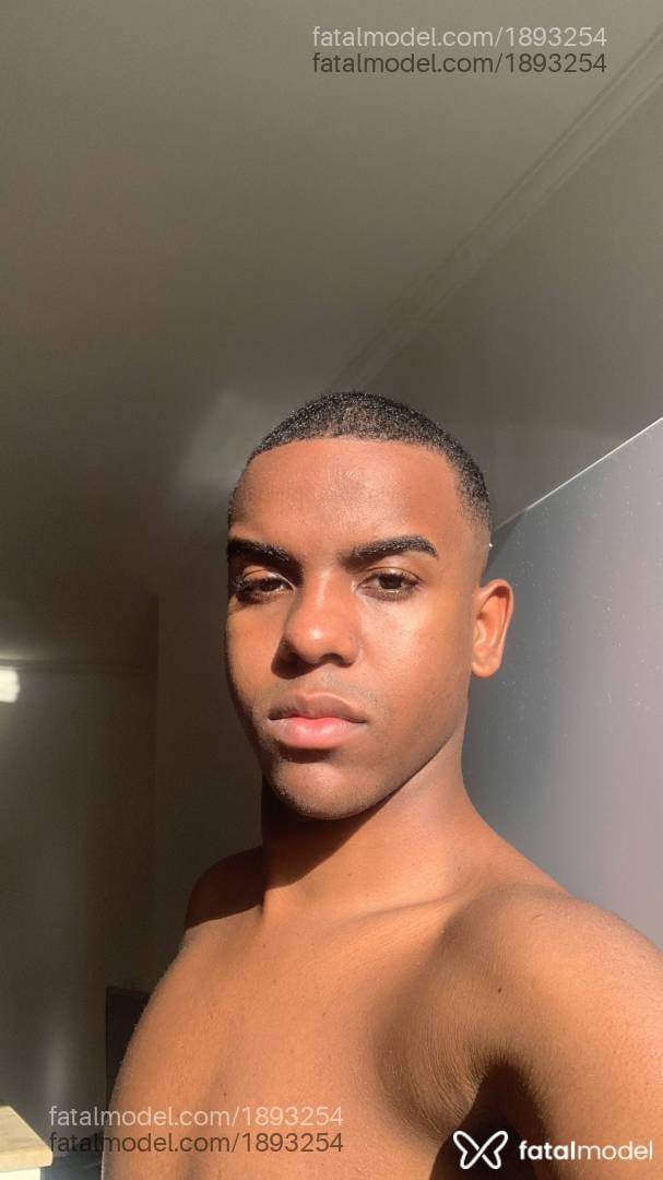 Acompanhante homem sem cabelo de olhos pretos em Belo Horizonte - Lulu