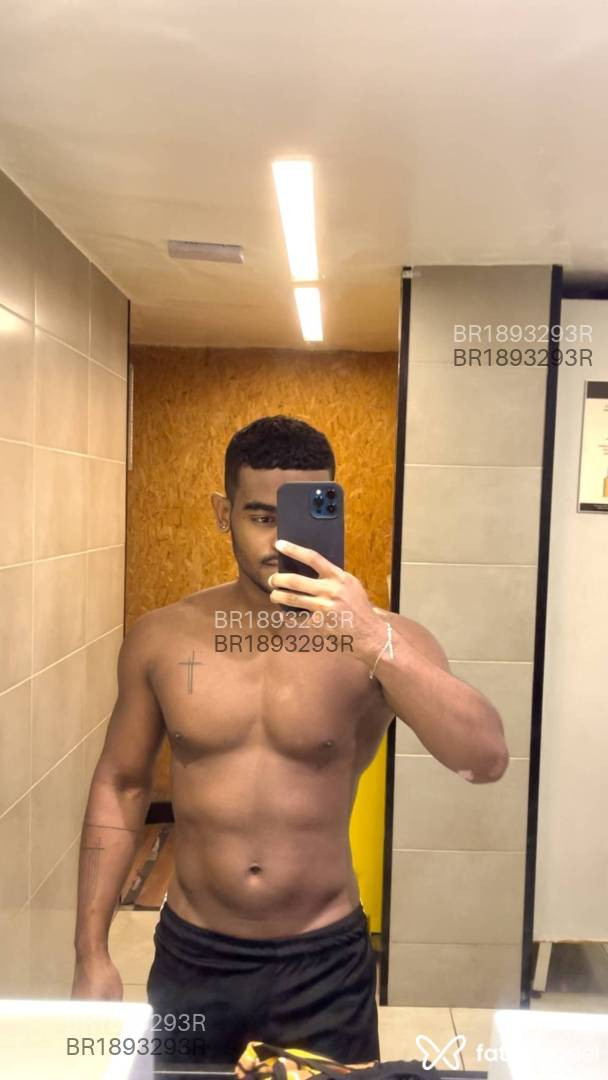 Acompanhante homem morena (o) de olhos pretos em Rio de Janeiro Acompanhante homem morena (o) de olhos pretos em Rio de Janeiro - Gabriel Baiano